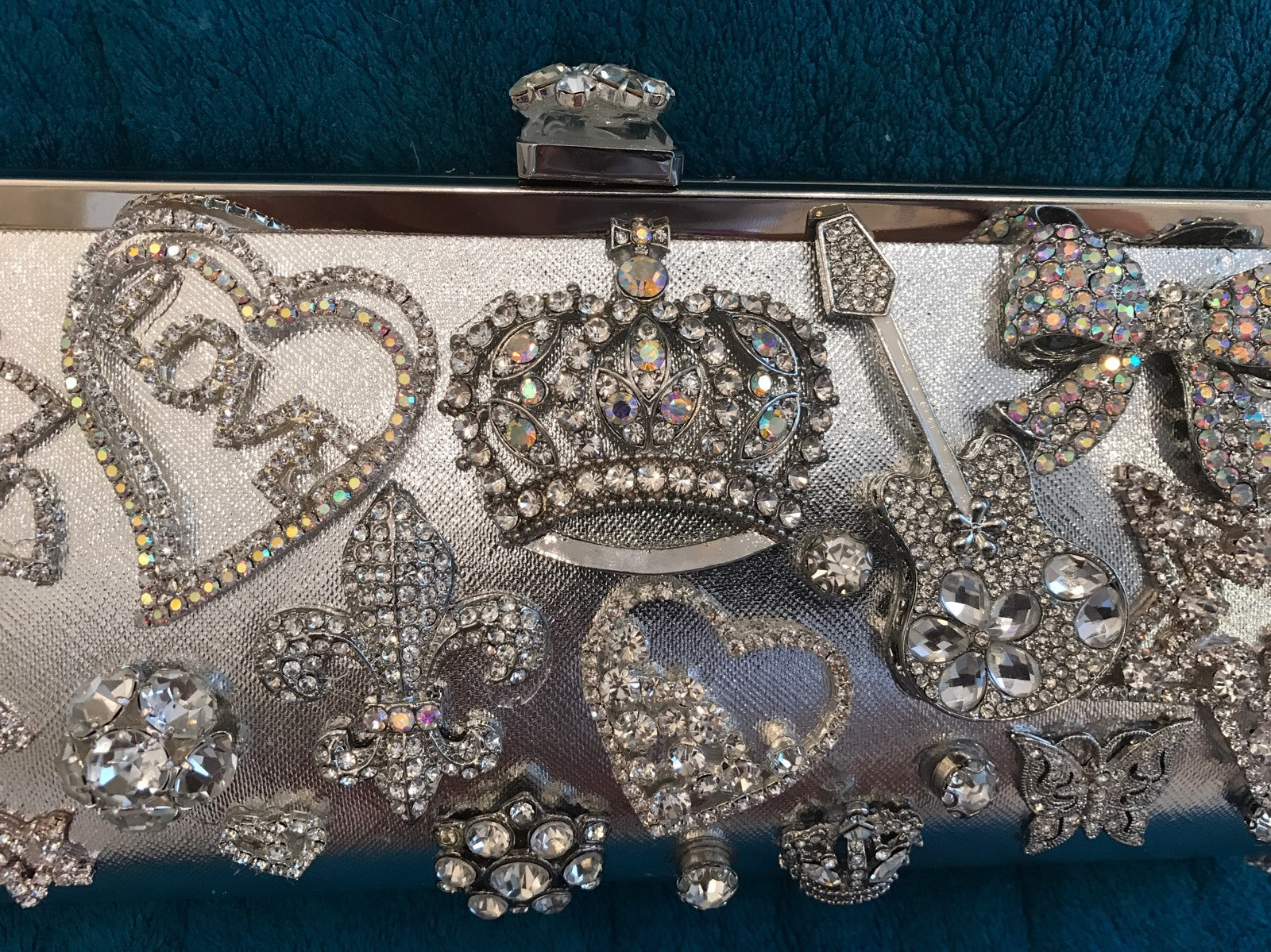 ONE OF A KIND NEW SILVER WOMENS CLUTCH W/ SWAROVSKI CRYSTAL- VERY UNIQUE!!!