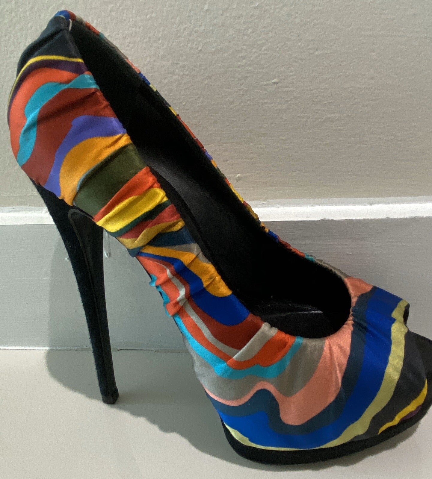 $895 GIUSEPPE ZANOTTI MULTI COLOR SATIN PRINTED PUMPS SZ 6