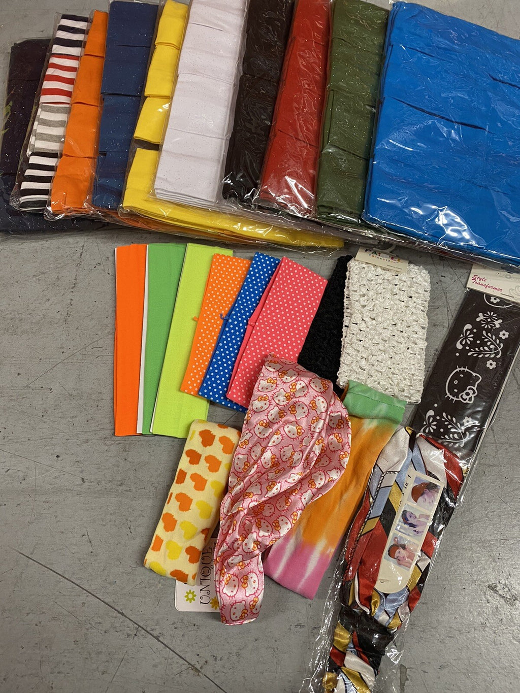 697 PC LOT NEW STRETCH HEADBANDS ASSORTED