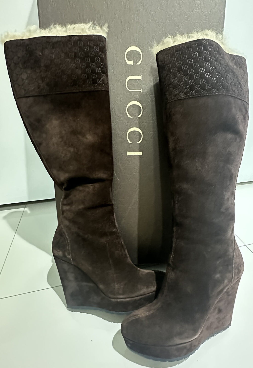 GUCCI NIB MICROGUCCISSIMA BROWN SUEDE / SHEARLING ACCENT KNEE HIGH BOOTS SZ 6 36