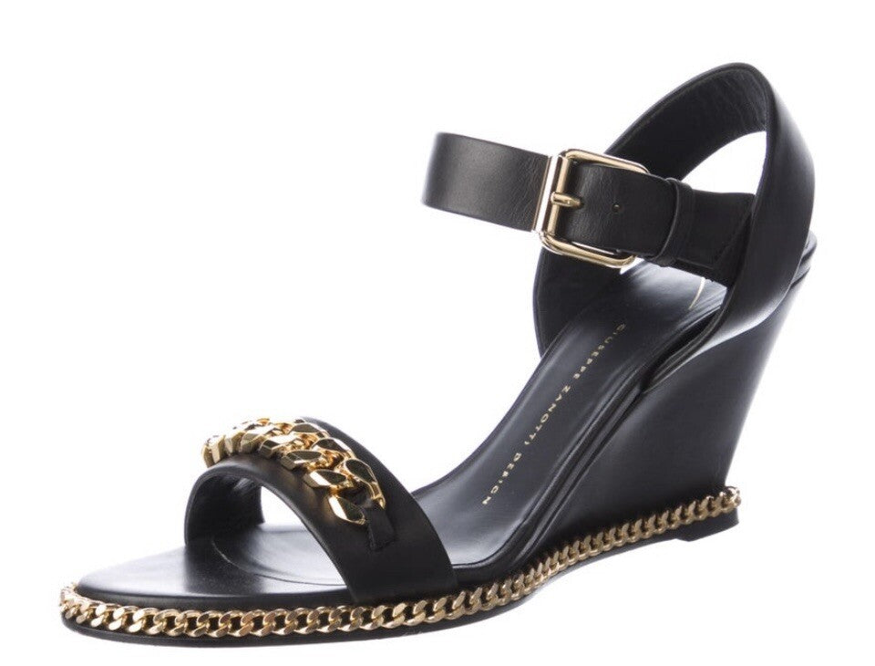 $895 GIUSEPPE ZANOTTI BLACK LEATHER GOLDTONE CHAIN ACCENT WEDGE SANDALS SZ 9 39