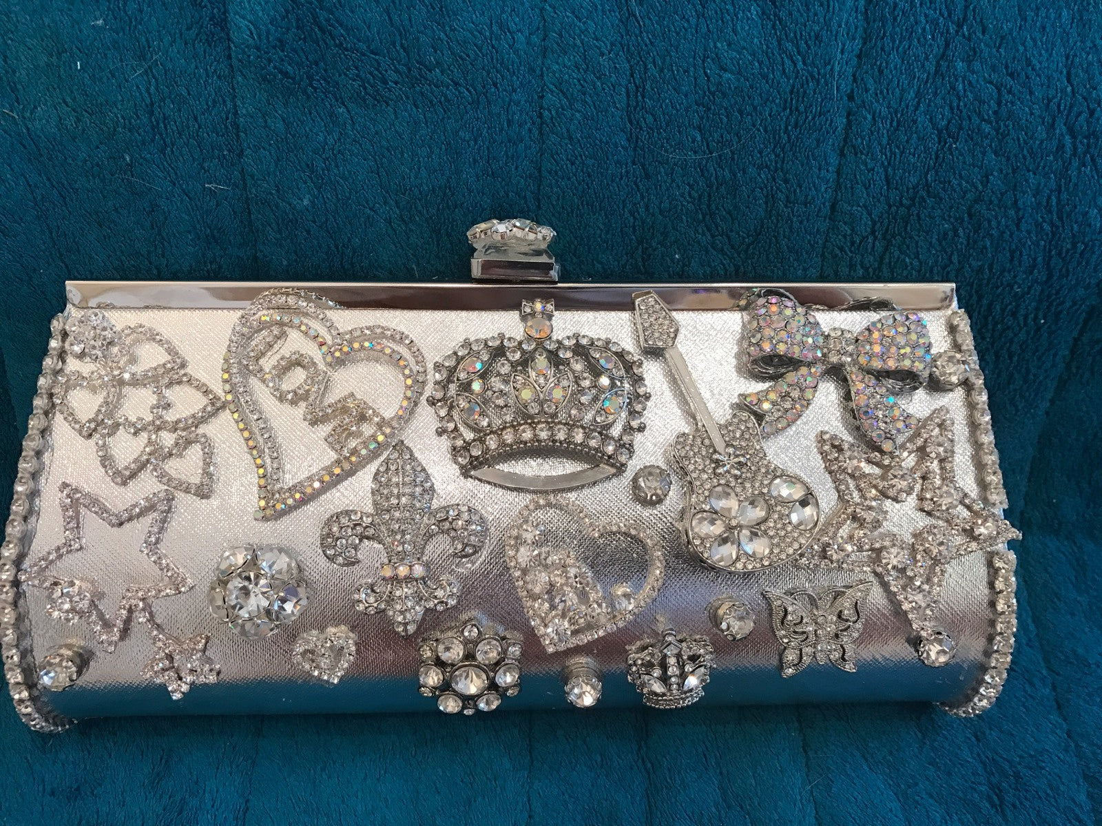 ONE OF A KIND NEW SILVER WOMENS CLUTCH W/ SWAROVSKI CRYSTAL- VERY UNIQUE!!!
