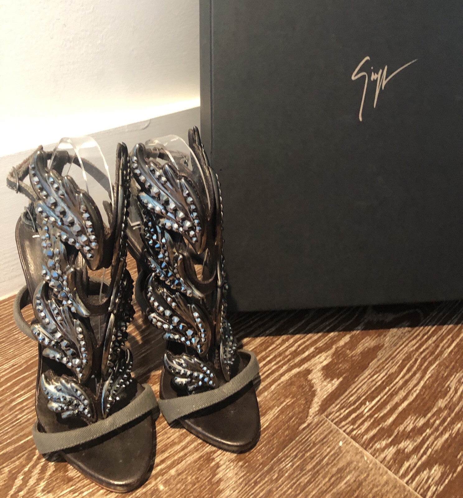 $2125 GIUSEPPE ZANOTTI SMOKE WING JEWELED SANDALS SZ 35.5 / 5
