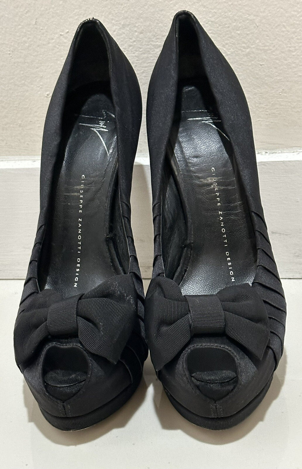 GIUSEPPE ZANOTTI BLACK SATIN & SNAKESKIN PLATFORM PEEP TOE HEELS SZ 7  37