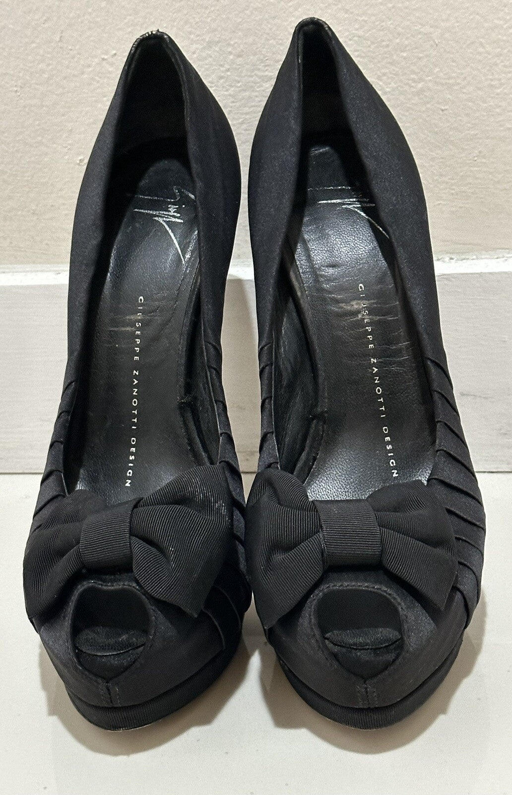 GIUSEPPE ZANOTTI BLACK SATIN & SNAKESKIN PLATFORM PEEP TOE HEELS SZ 7  37