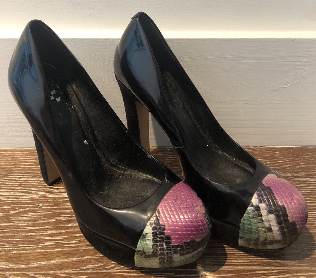 VINCE CAMUTO BLACK PATENT LEATHER HEELS W/ SSNAKEAKIN PRINT SZ 6