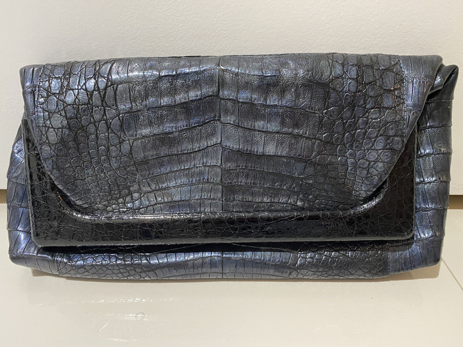 ❤️TODAY ONLY❤️NANCY GONZALEZ METALLIC NAVY & BLACK CROCODILE CLUTCH