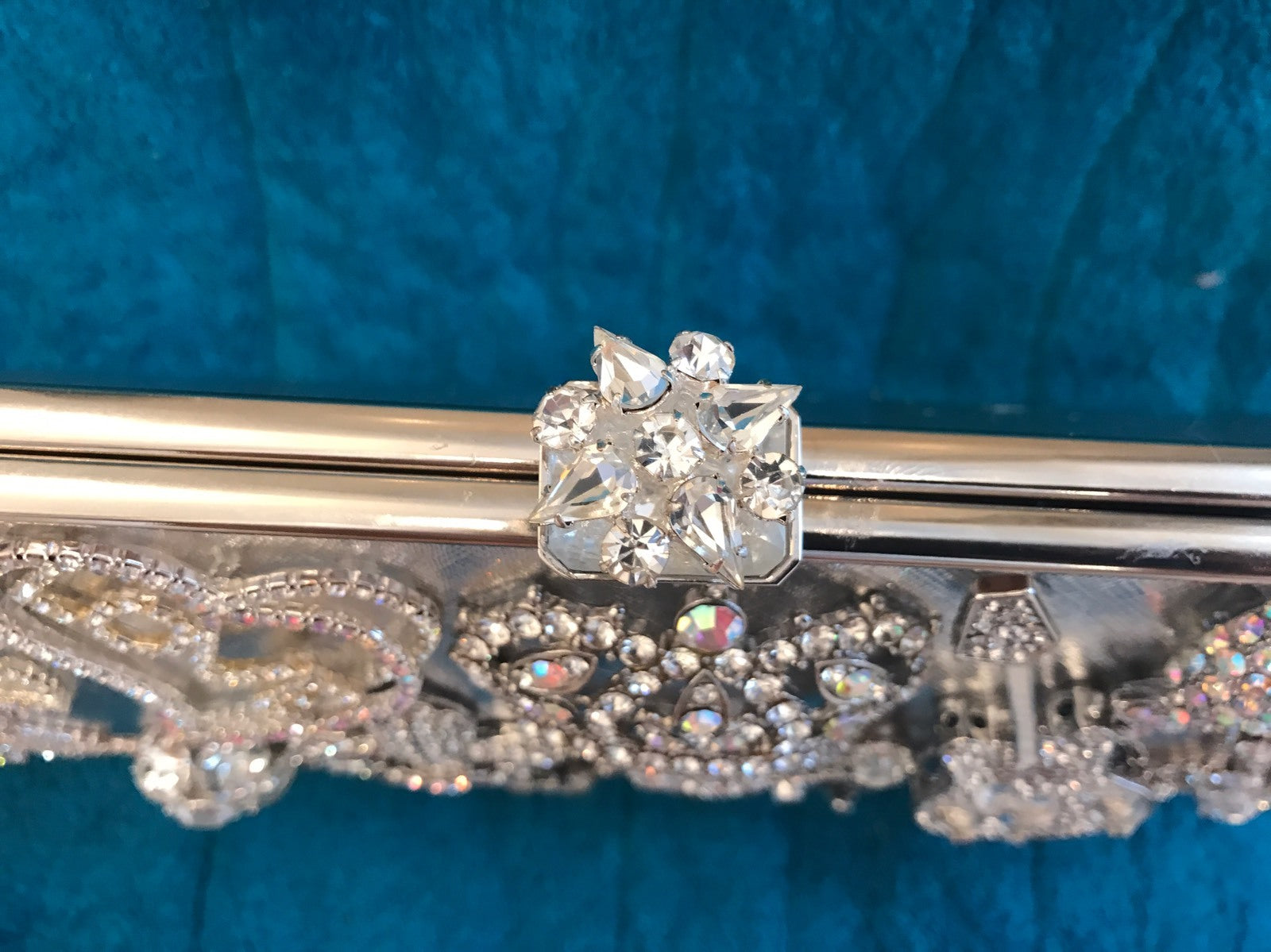 ONE OF A KIND NEW SILVER WOMENS CLUTCH W/ SWAROVSKI CRYSTAL- VERY UNIQUE!!!