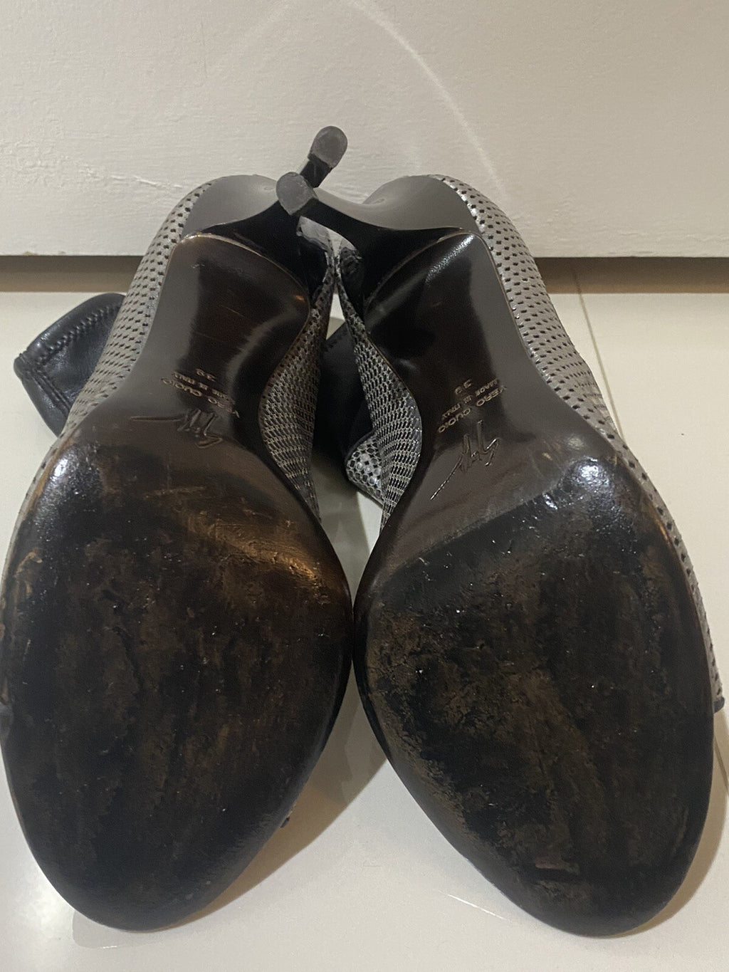 GIUSEPPE ZANOTTI METALLIC SILVER LEATHER ANKLE BOOTS SZ 9 39